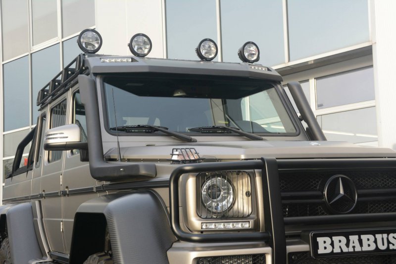 Mercedes-Benz G63 6&#215;6 с внедорожным пакетом от Brabus