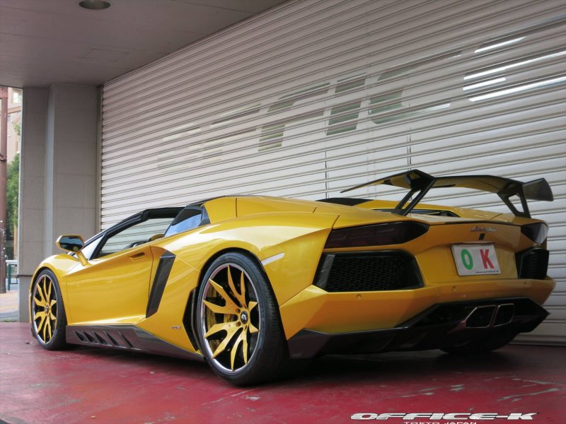 Office-K поработал над Lamborghini Aventador Roadster