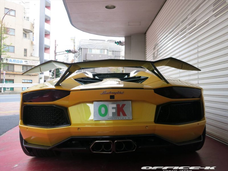 Office-K поработал над Lamborghini Aventador Roadster