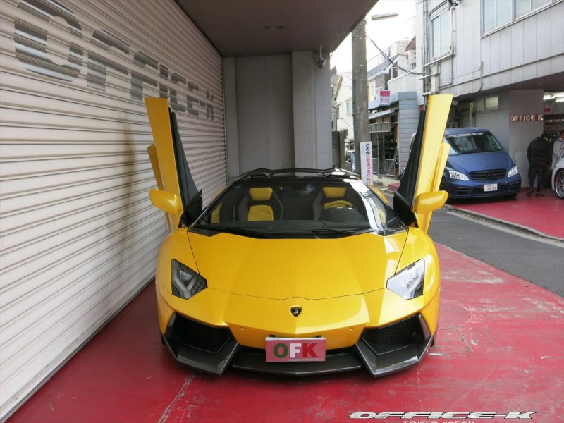 Office-K поработал над Lamborghini Aventador Roadster