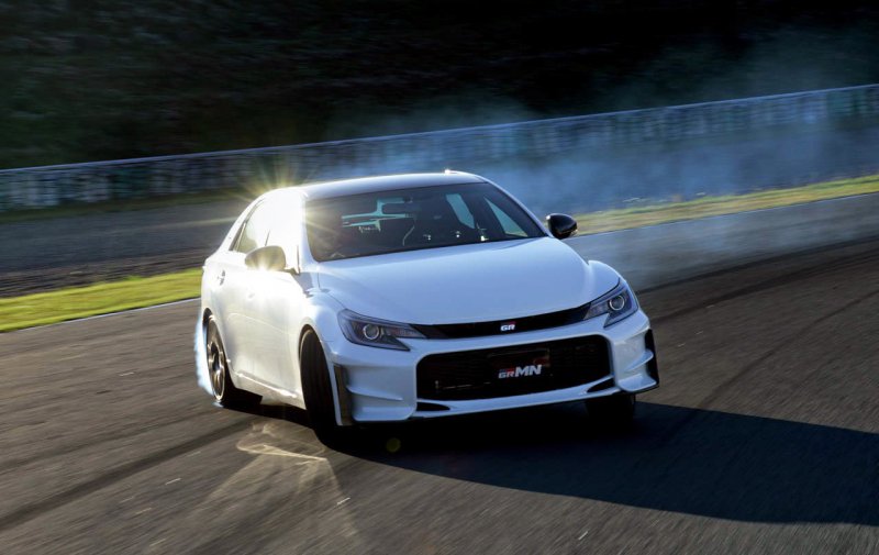 Gazoo Racing представил спецверсию Toyota Mark X GRMN