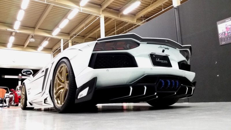 Lamborghini Aventador LP 700-4 в настройке Rowen Japan