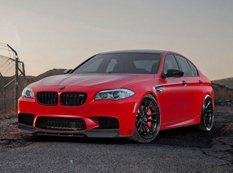 BMW M5 (F10) в настройке R1 Motorsports