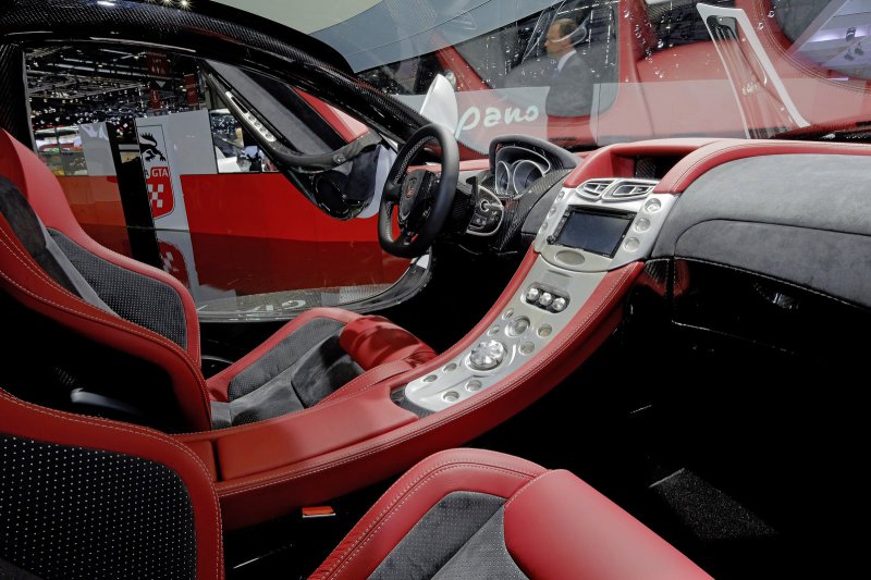 Spania GTA представила в Женеве модель Spano из графена