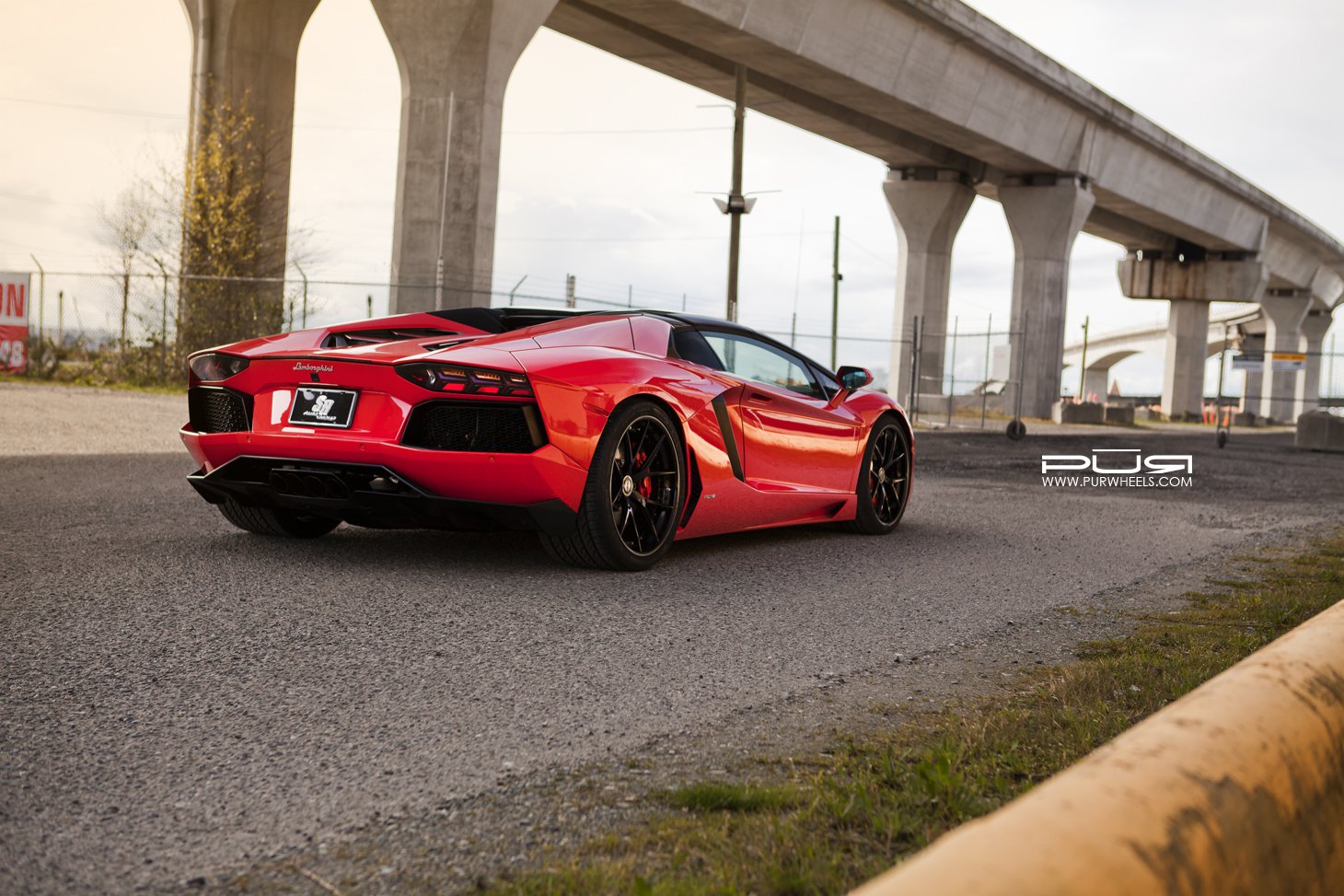 Lamborghini Aventador lp700 4 черные колеса