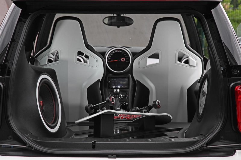 MINI Clubman S в исполнении Mac Audio