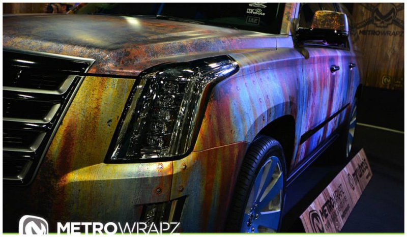 Постапокалиптический Cadillac Escalade Rust Chrome от Metro Wrapz