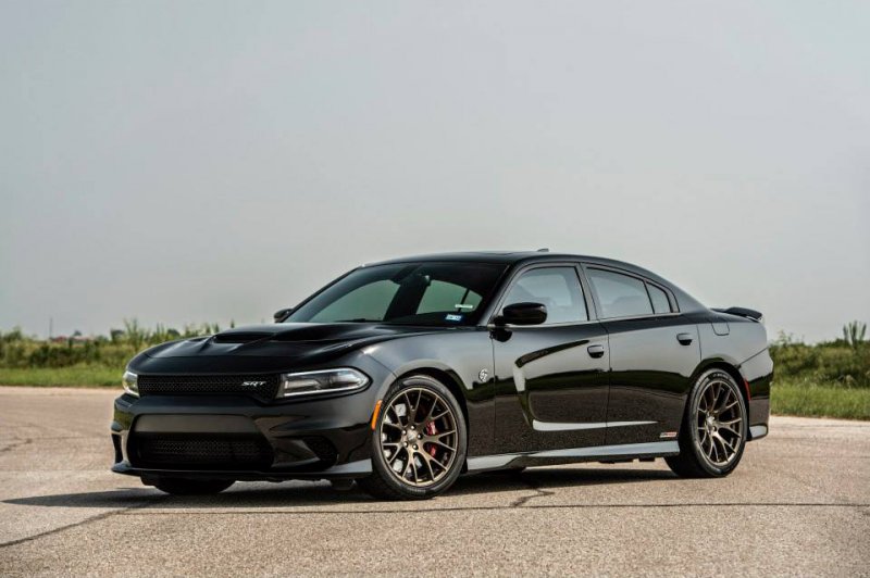 805-сильный Dodge Charger SRT Hellcat HPE800 от Hennessey Performance