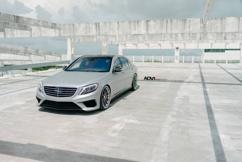 Mercedes-Benz S63 AMG в исполнении Renntech и ADV.1