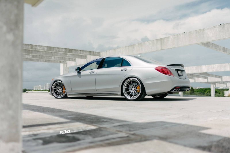 Mercedes-Benz S63 AMG в исполнении Renntech и ADV.1