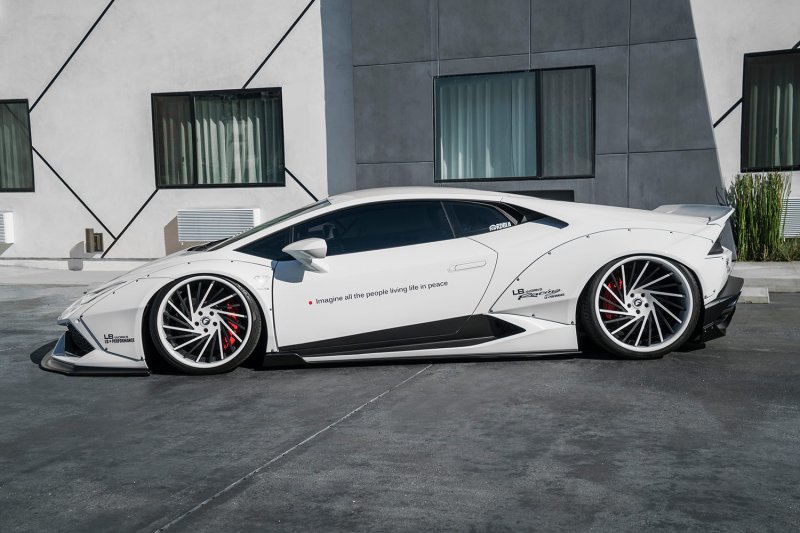 Lamborghini Huracan в исполнении Liberty Walk