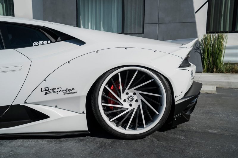 Lamborghini Huracan в исполнении Liberty Walk