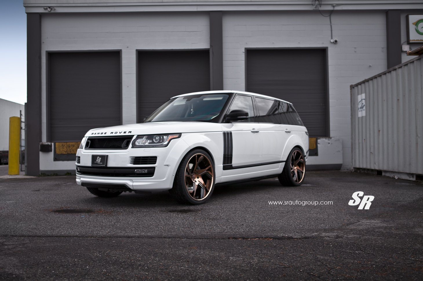 Range Rover в тюнинге от Khan Design