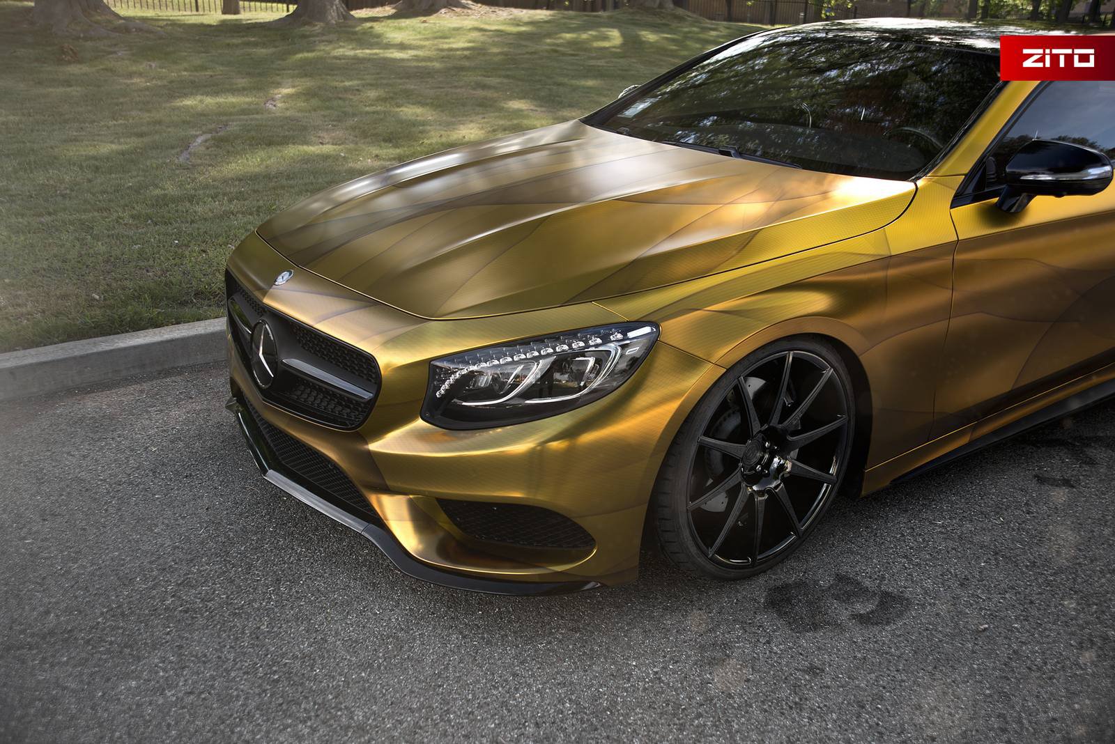 Mercedes s Coupe золотой