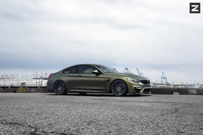 Золотой BMW M4 в исполнении Zito Wheels