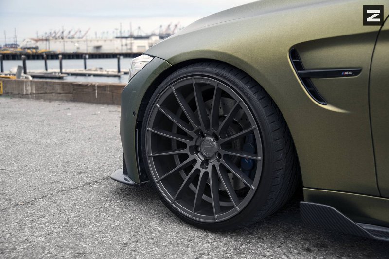 Золотой BMW M4 в исполнении Zito Wheels