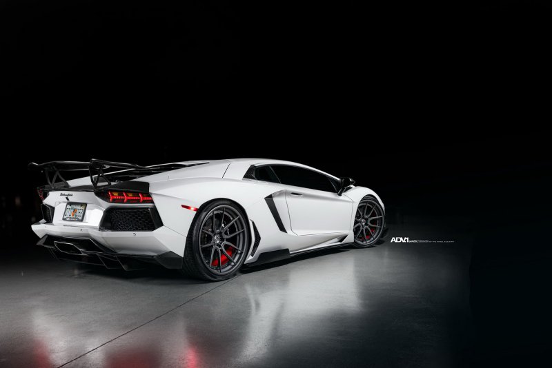 Классический тюнинг Lamborghini Aventador от 1016 Industries