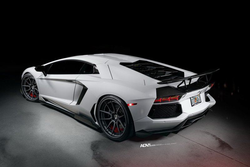 Классический тюнинг Lamborghini Aventador от 1016 Industries