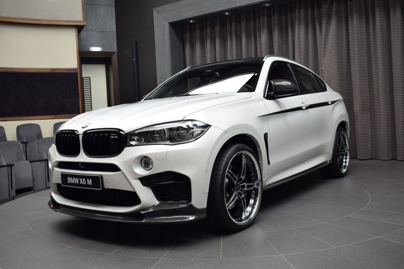 В Абу-Даби представили уникальный BMW X6M