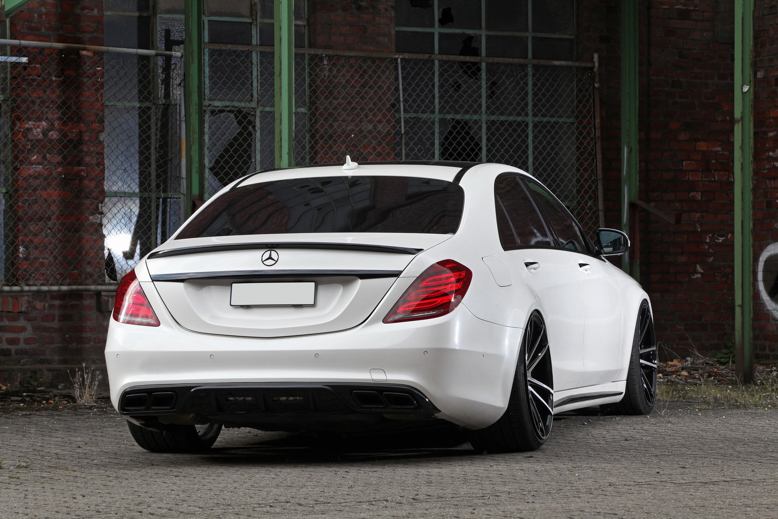 Mercedes-AMG S63 от мастеров Inden Design