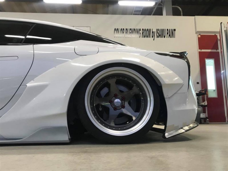 Мастера из Liberty Walk рискнули модифицировать Lexus LC 500