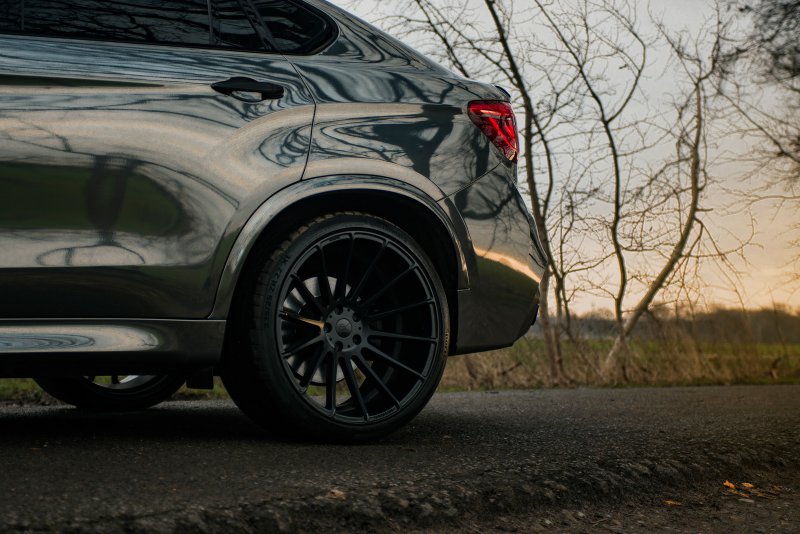 BMW X6 M50D в тюнинге Fostla и Hamann