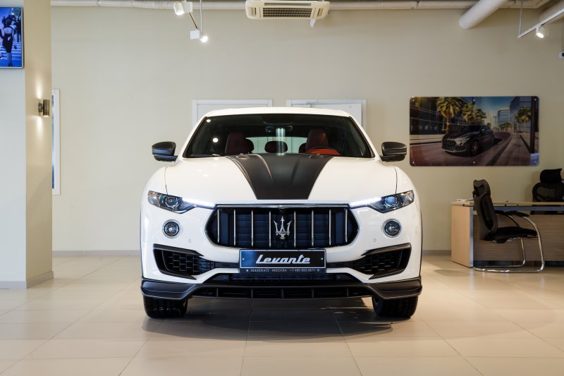 Карбоновый комплект Maserati Levante Shtorm от LARTE Design