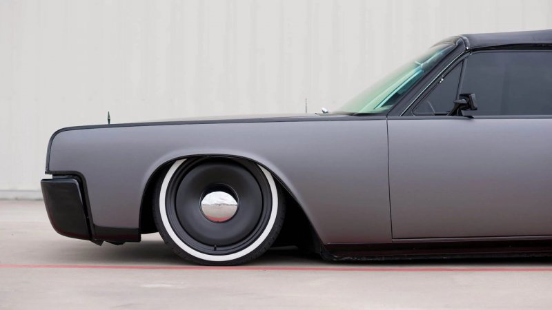 Кастомизированный Lincoln Continental 64-го года