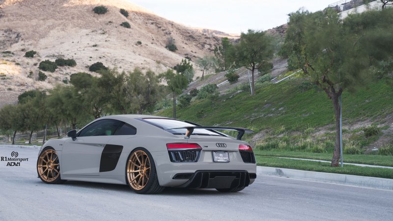 Audi R8 Plus в исполнении R1 Motorsports