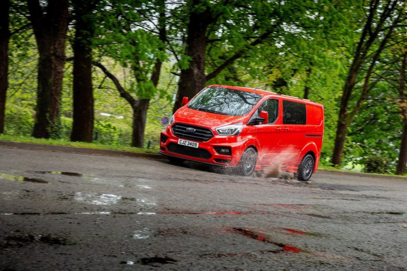 MS-RT представили свою версию Ford Transit Custom