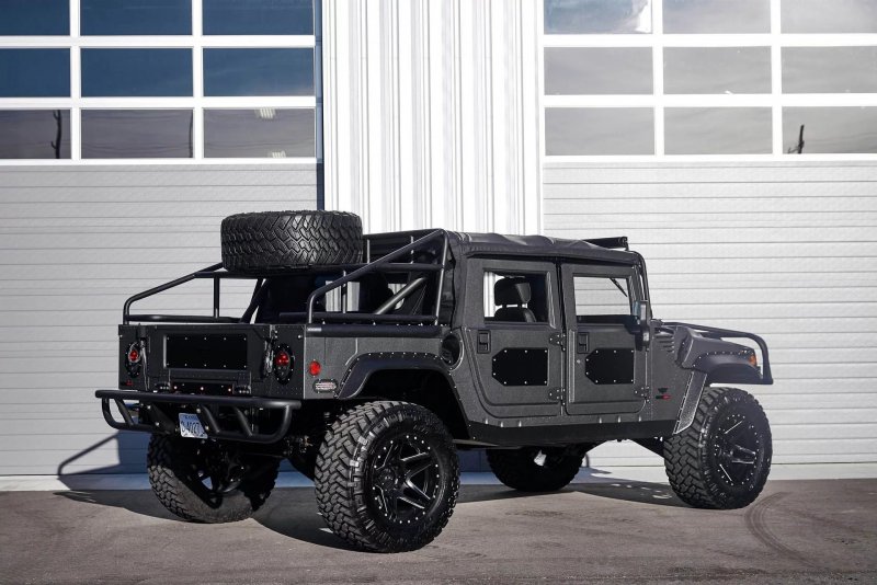 Мастера Mil-Spec кастомизировали Hummer H1