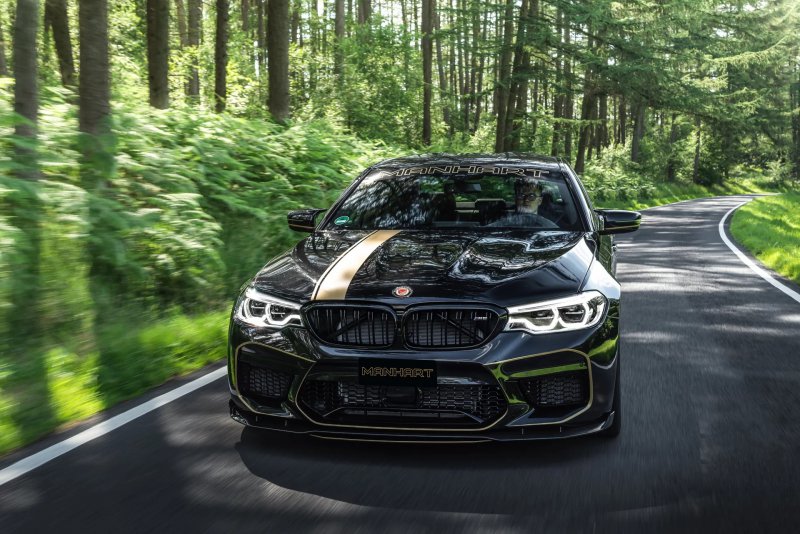 713-сильная BMW M5 в исполнении Manhart