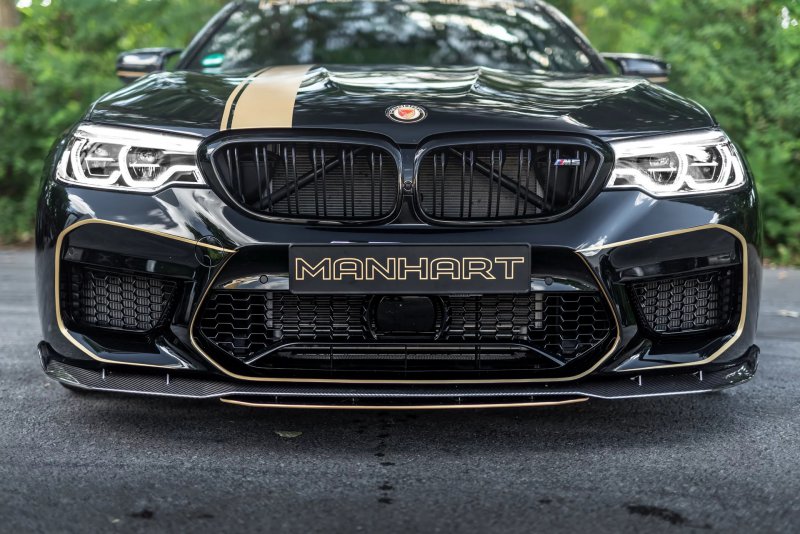 713-сильная BMW M5 в исполнении Manhart