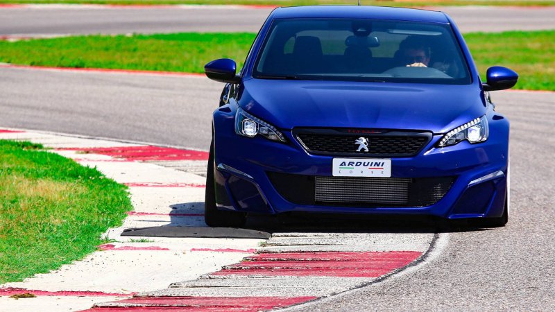 Единственная в своем роде гоночная модель Peugeot 308 GTi