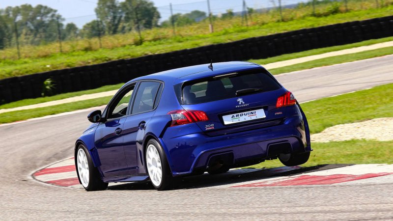 Единственная в своем роде гоночная модель Peugeot 308 GTi