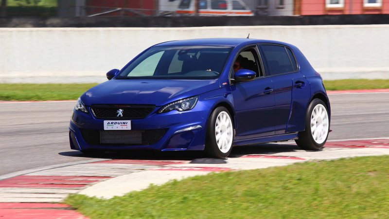 Единственная в своем роде гоночная модель Peugeot 308 GTi