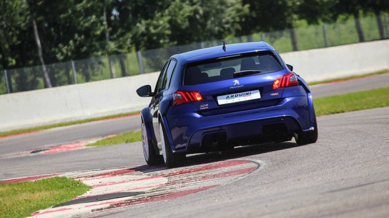 Единственная в своем роде гоночная модель Peugeot 308 GTi