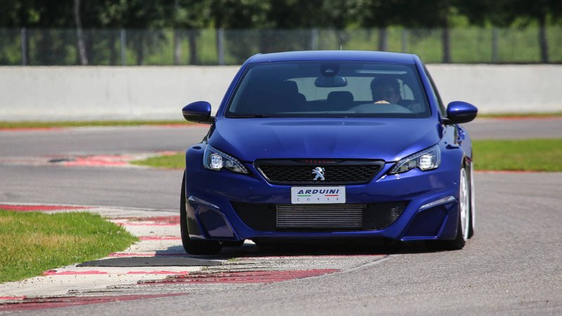 Единственная в своем роде гоночная модель Peugeot 308 GTi