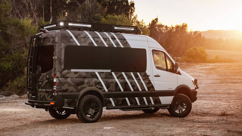 Lexani сделали из Mercedes-Benz Sprinter люксовый внедорожный кемпер