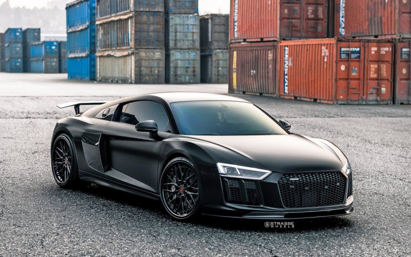 Audi R8 V10 Plus с кастомным обвесом на дисках Strasse Wheels