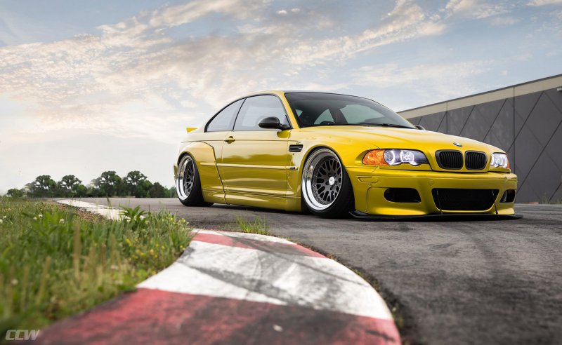 Заряженная версия BMW M3 E46 в обвесе от Rocketbunny