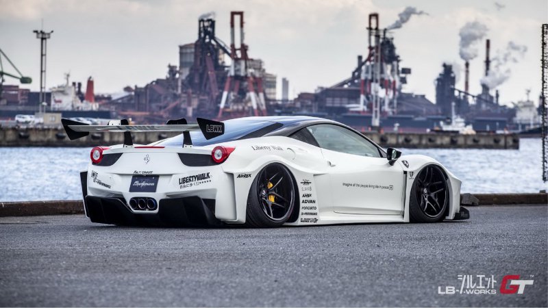 Ferrari 458 Italia в обвесе от Liberty Walk