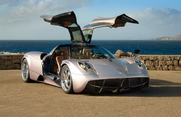 Компания Pagani готова представить модель Huayra