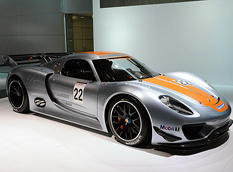 Porsche тестирует свою новинку 918 RSR