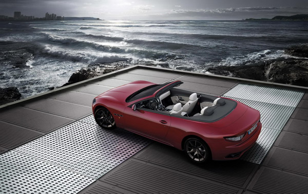 Maserati готовится к премьере GranCabrio Sport 