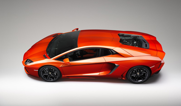 Lamborghini Aventador - новый преемник Murcielago