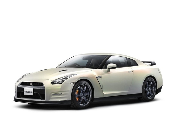 Nissan начал принимать заказы на новый GT-R