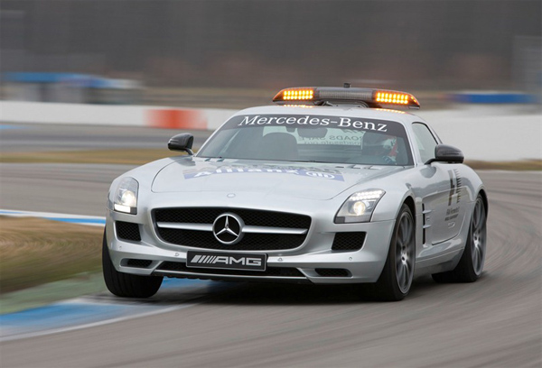 Mercedes-Benz SLS AMG - автомобиль безопасности 