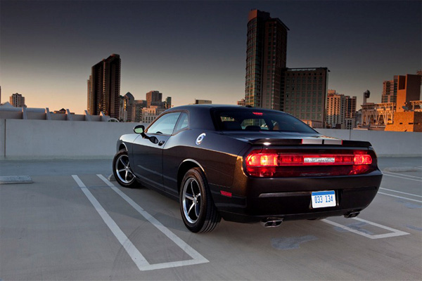 Dodge начал продавать обновленный Challenger SE