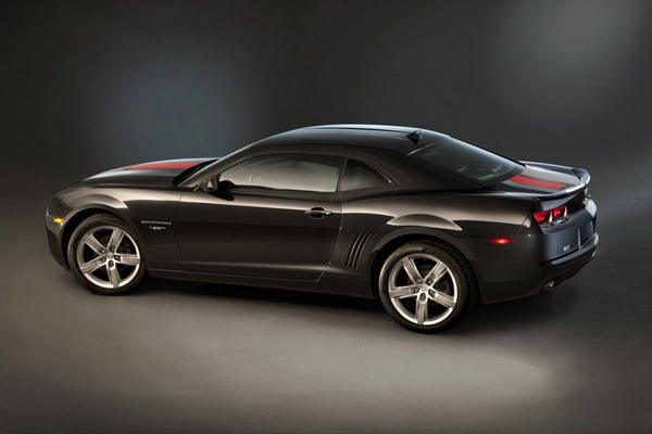 Chevrolet празднует 45-летие модели Camaro Chevrolet празднует 45-летие модели Camaro